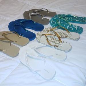 (6) Pairs of worn Old Navy Flip Flops